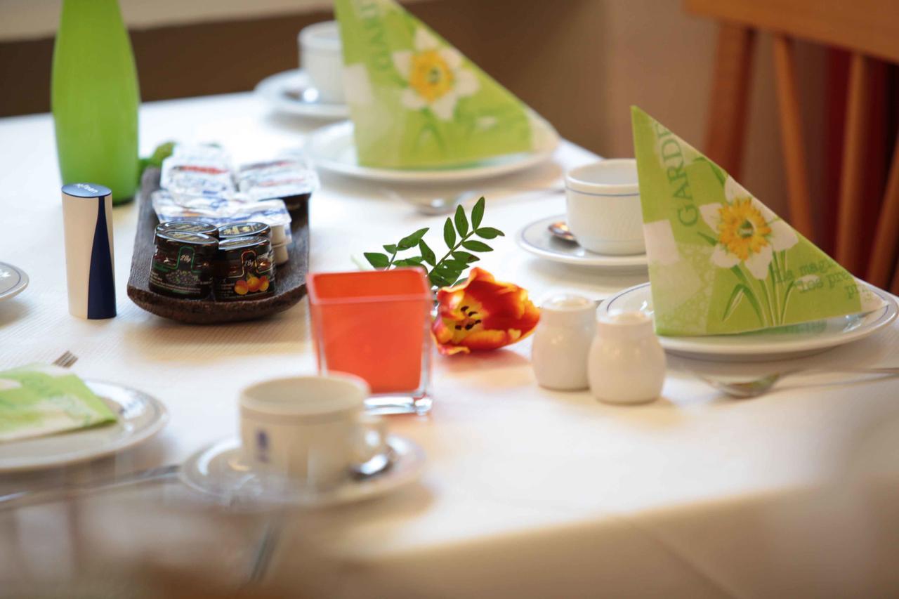 Hotel Cascade Superior Dusseldorf Luaran gambar